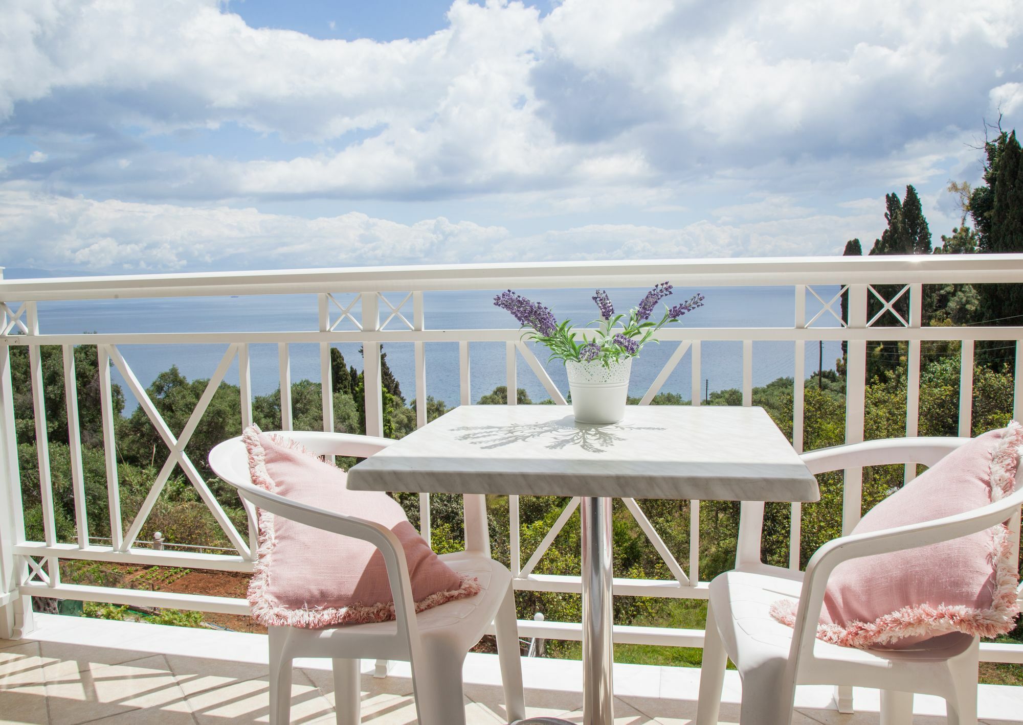 Brentanos Apartments - A - View Of Paradise Gastouri  Екстериор снимка